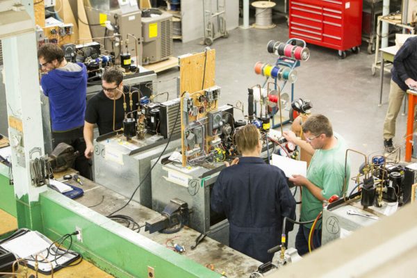 Construction of an air conditioning and refrigeration workshop